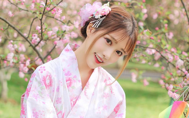 如何从React中访问json的数据？