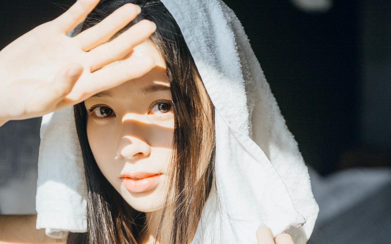 JS承诺：如果`then`块中的处理程序返回一个值而不是返回一个已解析的Promise，那么`then`块是否以相同的方式处理它？